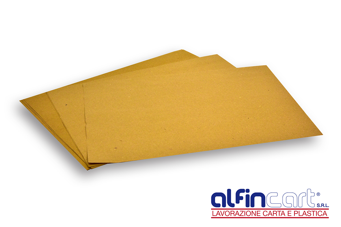 Set rectangulaire de table jetable en papier brun pour professionnels de la restauration.