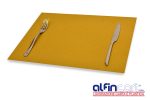 Set rectangulaire de table jetable en papier brun pour professionnels de la restauration.